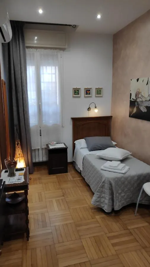 ***  Bed & Breakfast Centrale Bed & Breakfast Bologna Italy